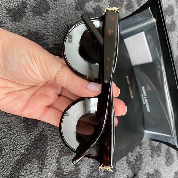 Sunglasses - Picture 2 of 6